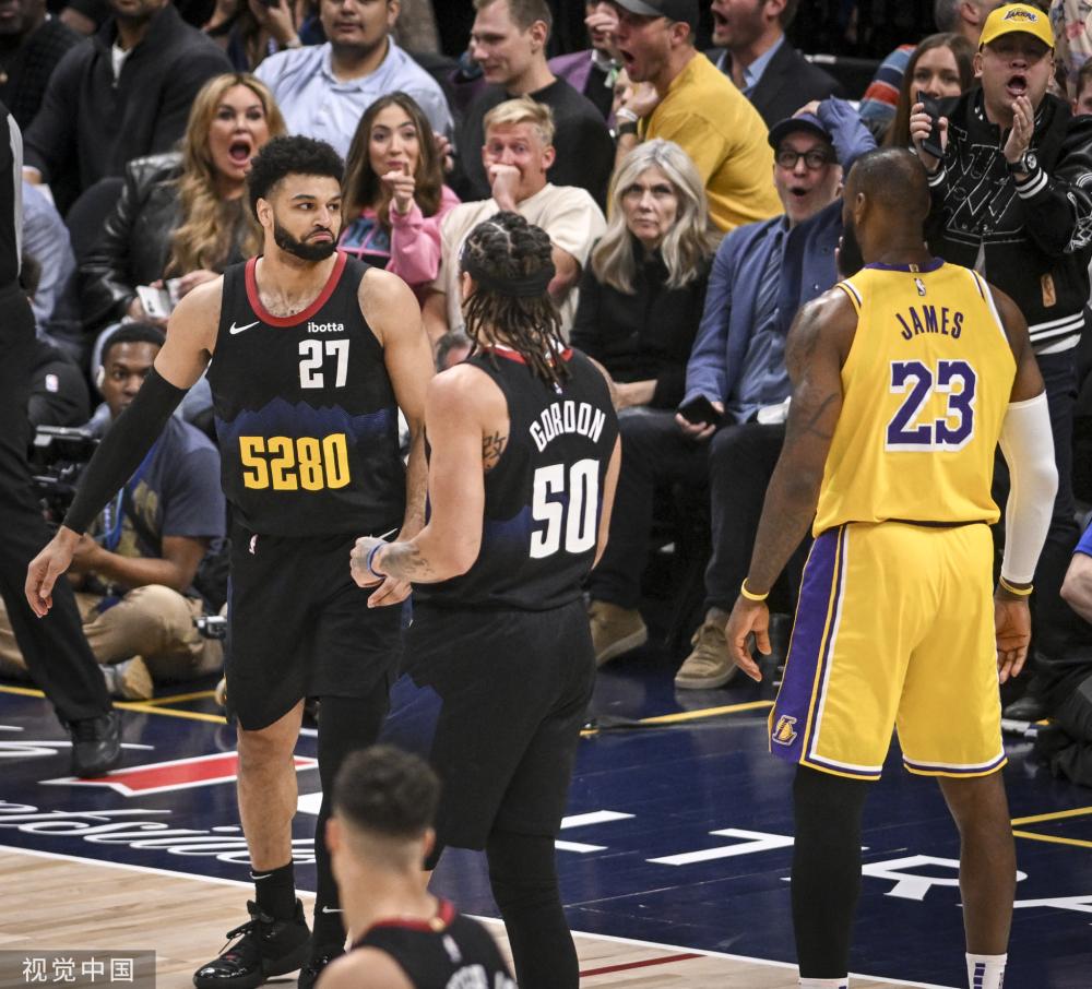 与足球相关 与足球相关